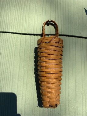 Woven Straw Wall Pocket Basket